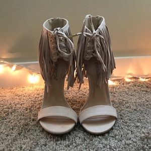 Nude fringe heels (brand new)